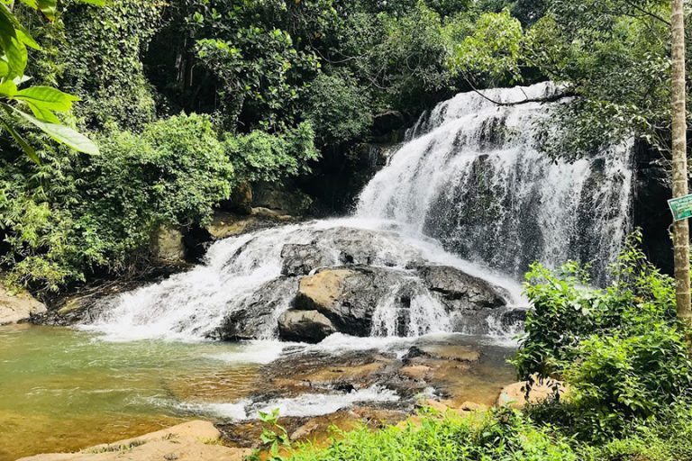 Dunumala Waterfall | Attractions in Sri lanka