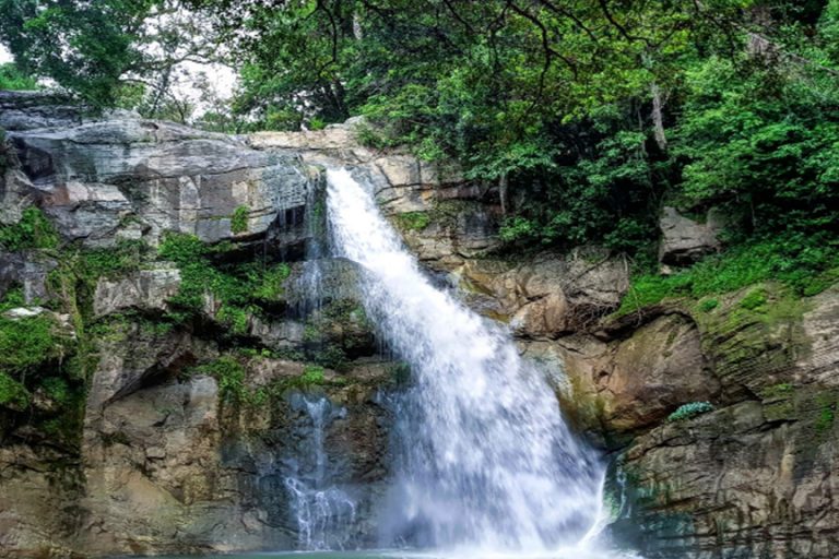 Ellewala Waterfall | Attractions in Sri lanka